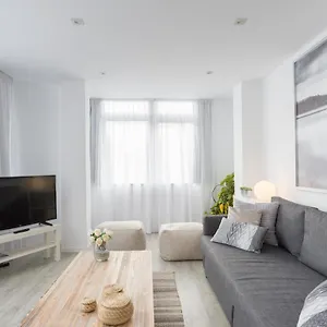 Urbe10 Angel Ganivet 2 Bedrooms , Malaga Hiszpania